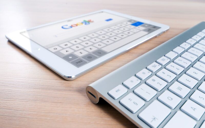 Comparison of Google Slides vs PowerPoint: Which One Is More Effective?