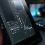 How to Set Up Non-Destructive Dodge and Burn Workflows Using 50% Gray Fill Layers and Curvature Clipping